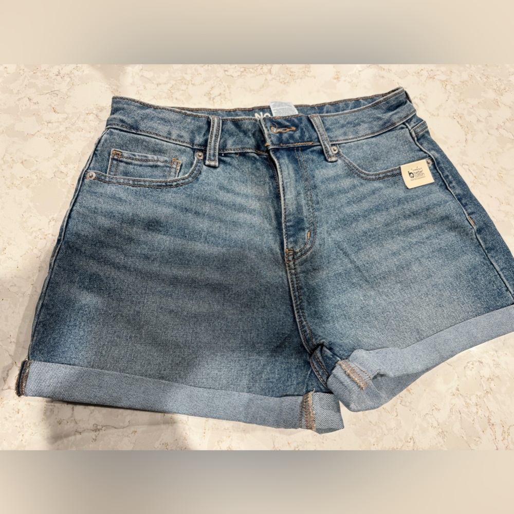 No Boundaries Womens High Waist Denim Cuffed Hem Shorts Classic Blue NWT Size 7
